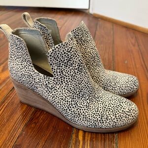Toms Wedge Booties